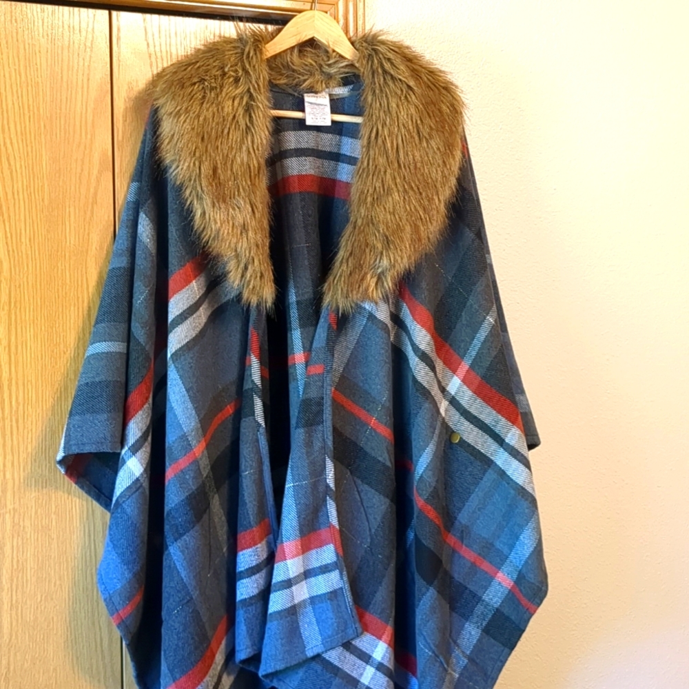 Merona Plaid Cape with Detachable Fur Collar